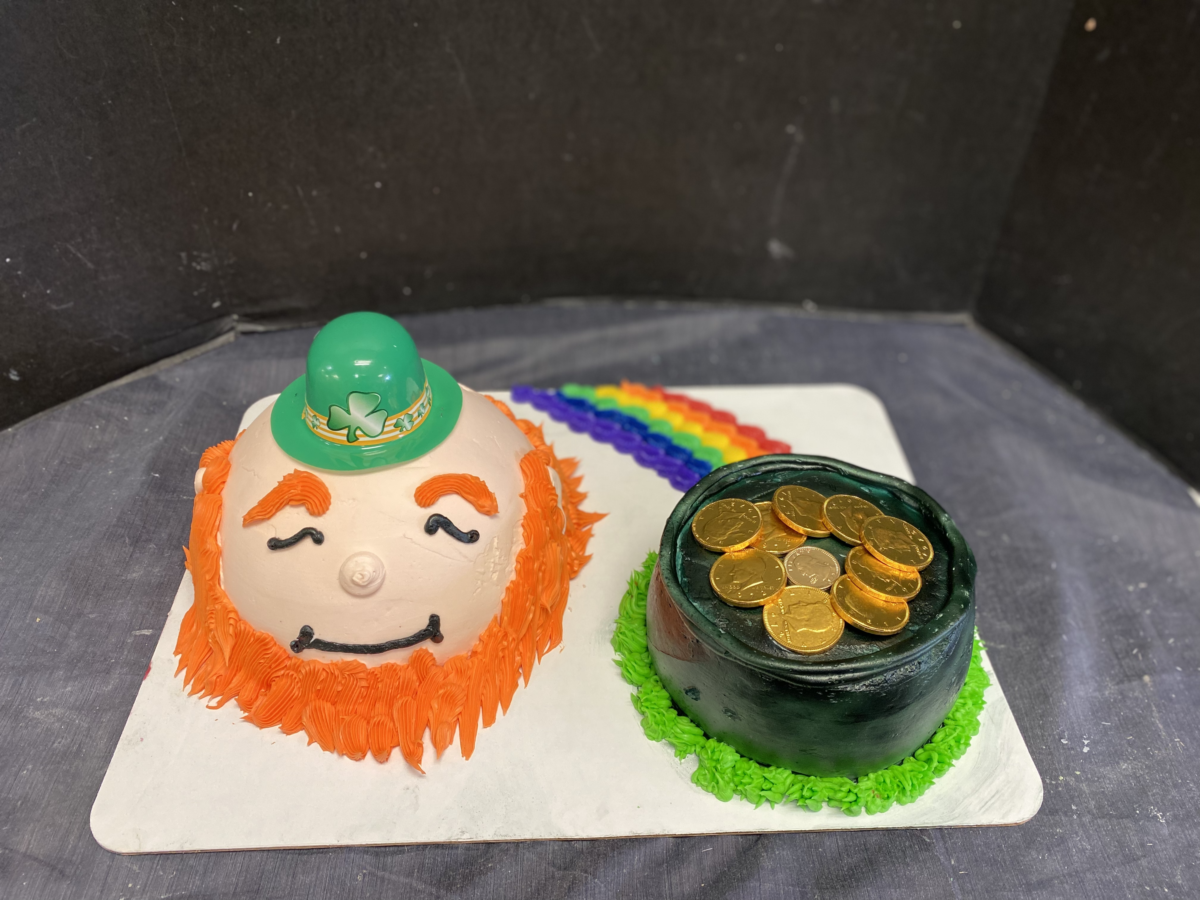 IMG_3692Seasonal Cake Gallery